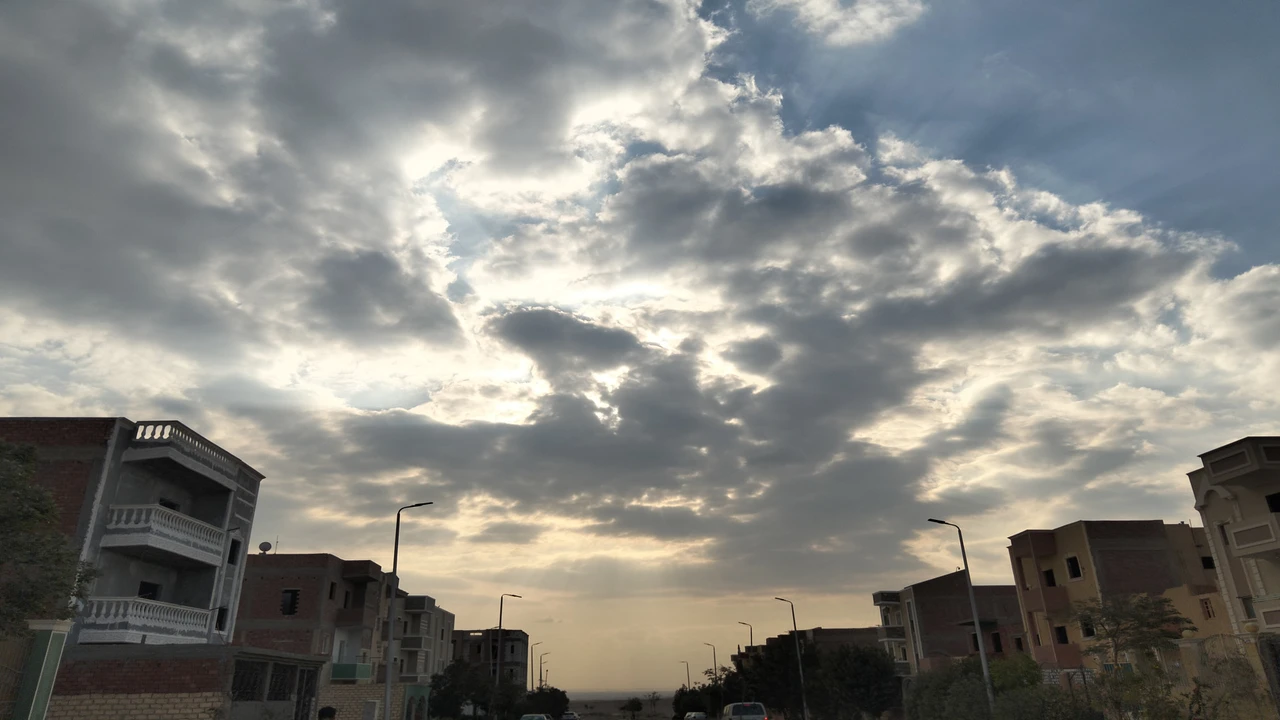 شبورة مائية كثيفة وأجواء دافئة في طقس مصر يوم الجمعة 6 مارس